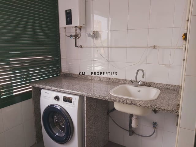 3 slaapkamer Flat te huur in Valencia stad met garage - € 1.700 (Ref: 9489787)