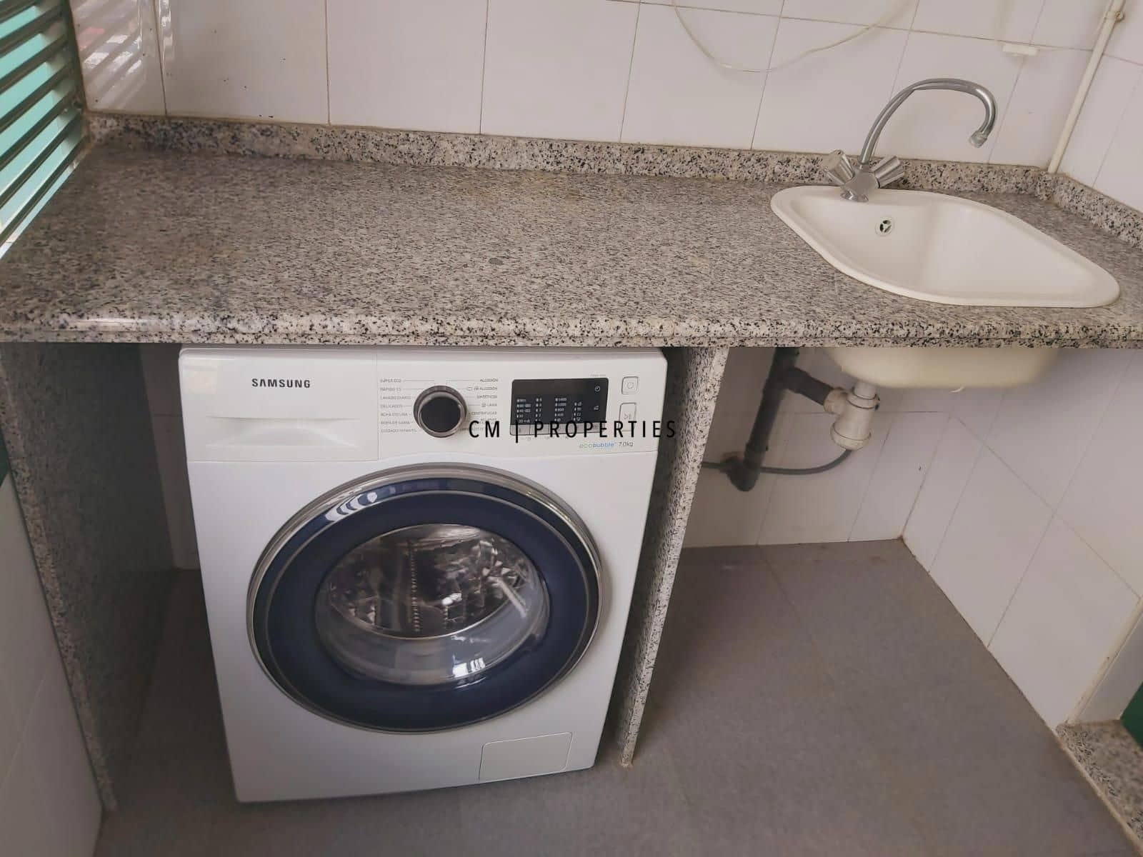 3 slaapkamer Flat te huur in Valencia stad met garage - € 1.750 (Ref: 9489787)