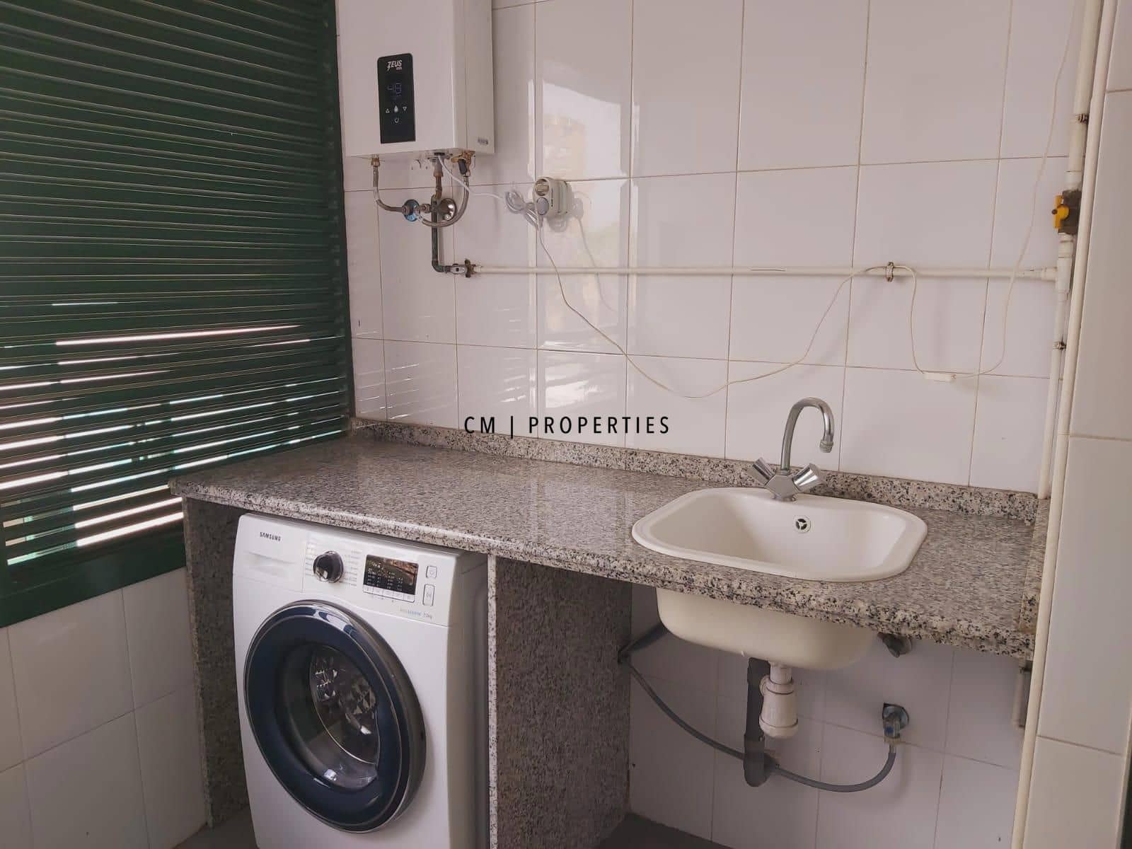 3 slaapkamer Flat te huur in Valencia stad met garage - € 1.750 (Ref: 9489787)