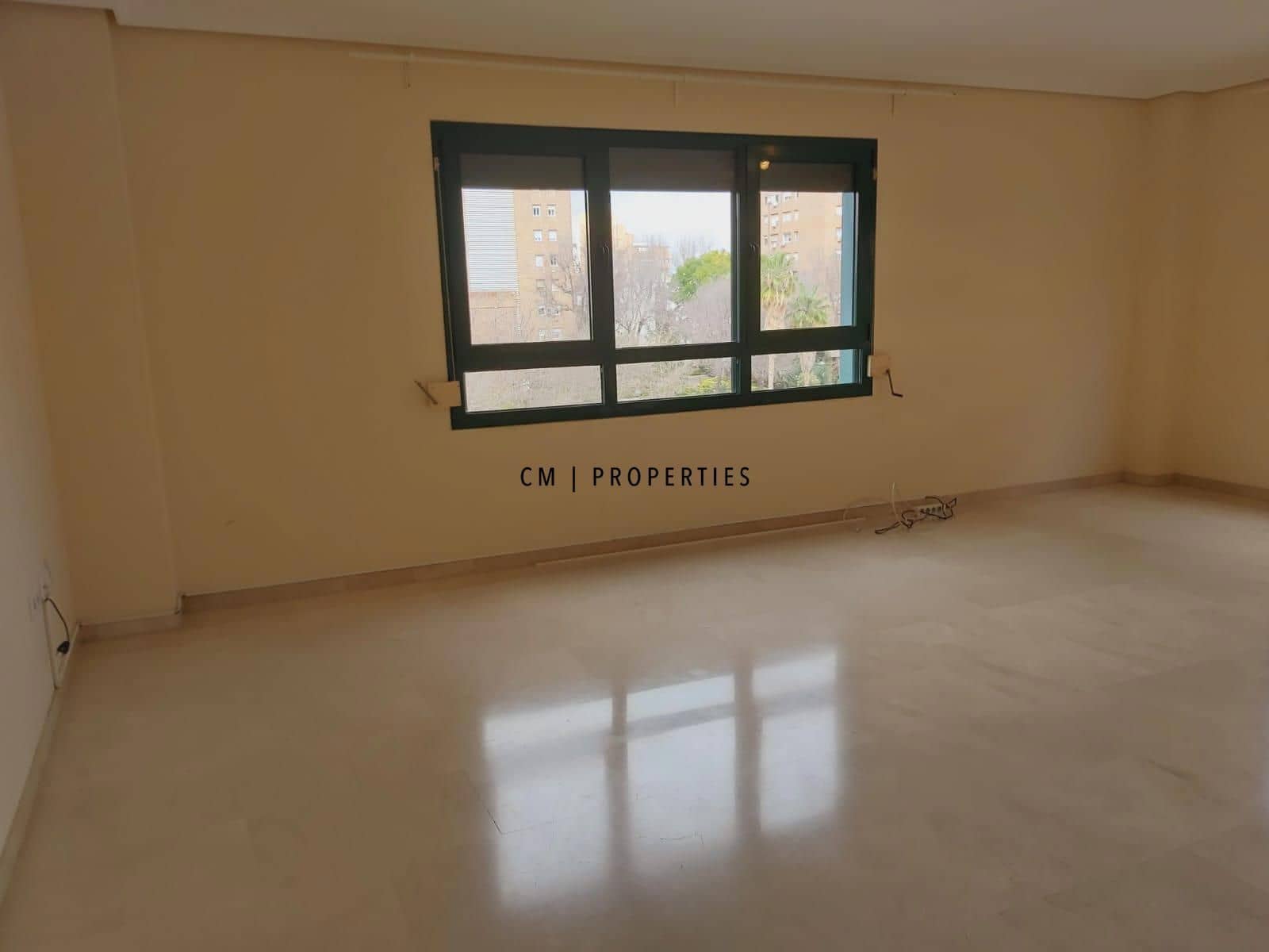 3 slaapkamer Flat te huur in Valencia stad met garage - € 1.750 (Ref: 9489787)