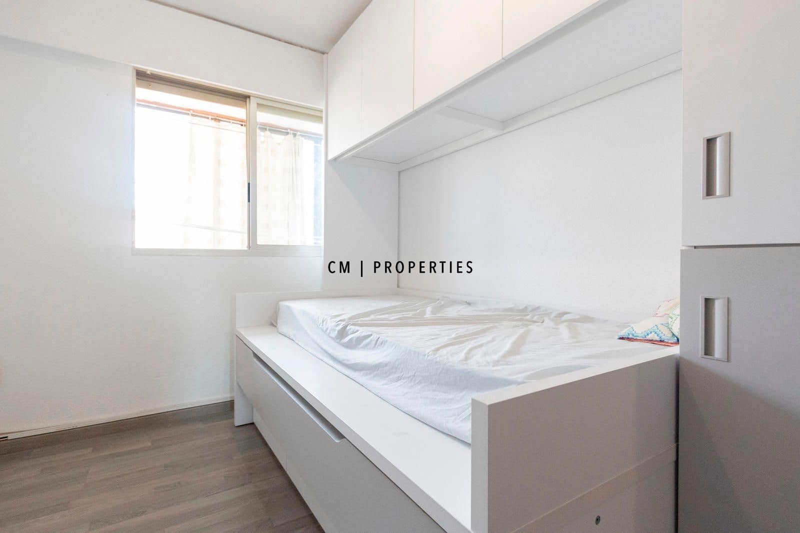 4 quarto Apartamento para arrendar em Valencia cidade - 550 € (Ref: 9490877)