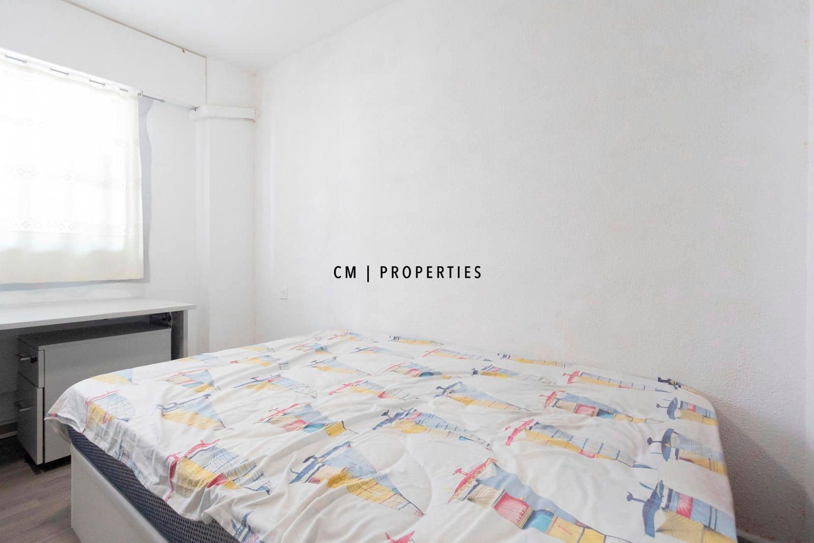 4 quarto Apartamento para arrendar em Valencia cidade - 550 € (Ref: 9490877)