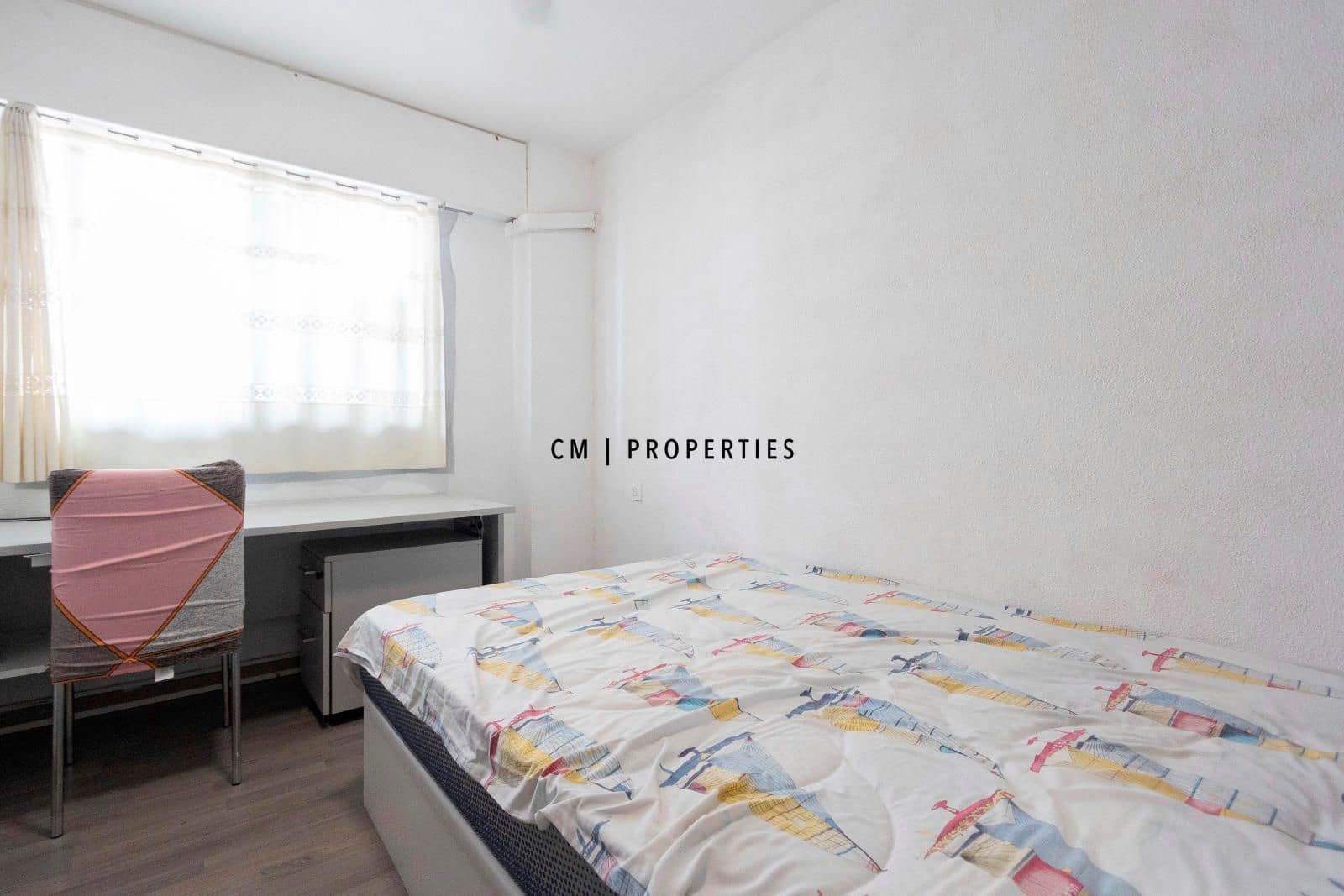 4 quarto Apartamento para arrendar em Valencia cidade - 550 € (Ref: 9490877)