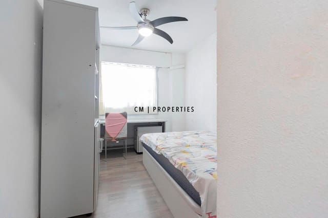 4 quarto Apartamento para arrendar em Valência cidade - 550 € (Ref: 9490877)