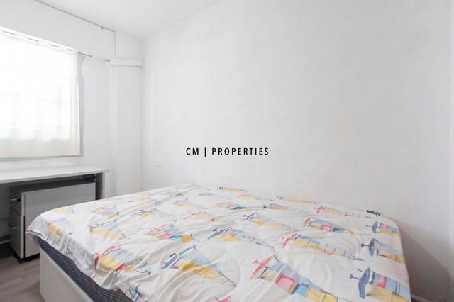 4 quarto Apartamento para arrendar em Valência cidade - 550 € (Ref: 9490877)