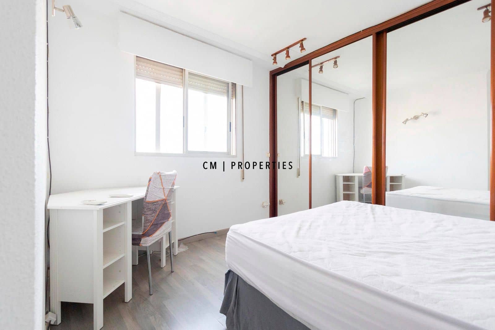 4 quarto Apartamento para arrendar em Valencia cidade - 550 € (Ref: 9490877)