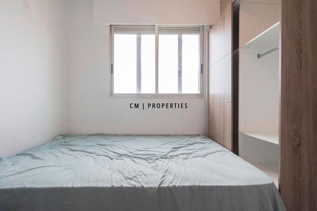 4 quarto Apartamento para arrendar em Valência cidade - 550 € (Ref: 9490877)