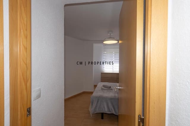 Piso de 2 habitaciones en Paterna en alquiler - 1.500 € (Ref: 9492756)