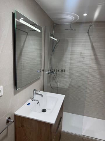 Piso de 4 habitaciones en La Saidia, València ciudad en alquiler con garaje - 2.100 € (Ref: 9494159)