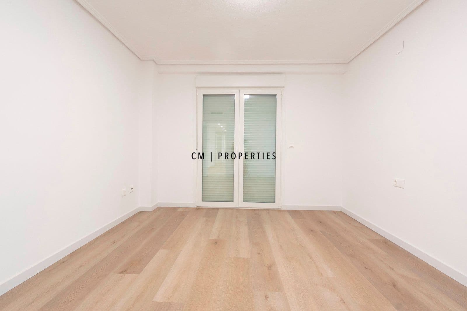 4 bedroom Flat for rent in Valencia city with garage - € 2,100 (Ref: 9494159)