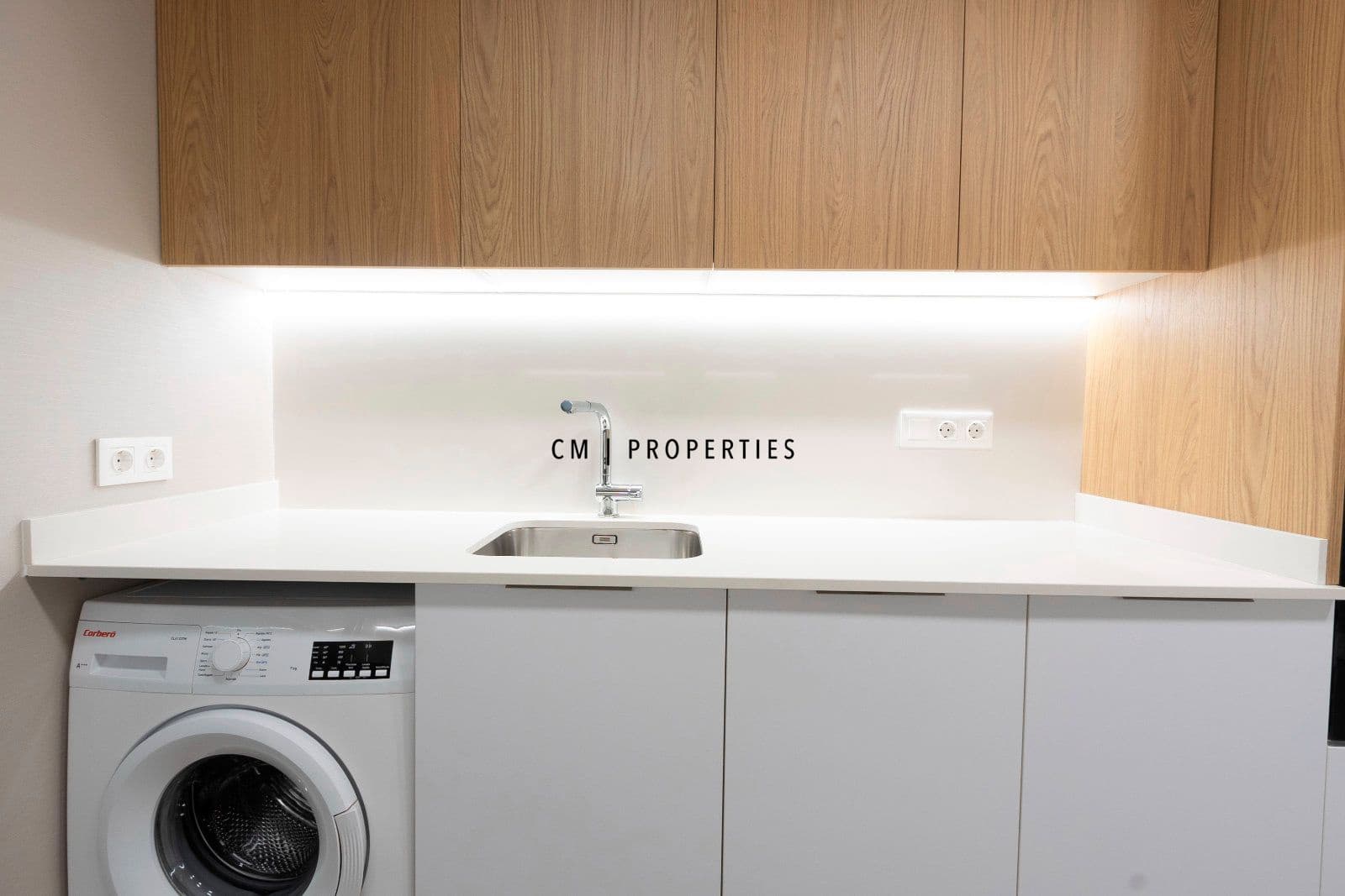 4 bedroom Flat for rent in Valencia city with garage - € 2,100 (Ref: 9494159)