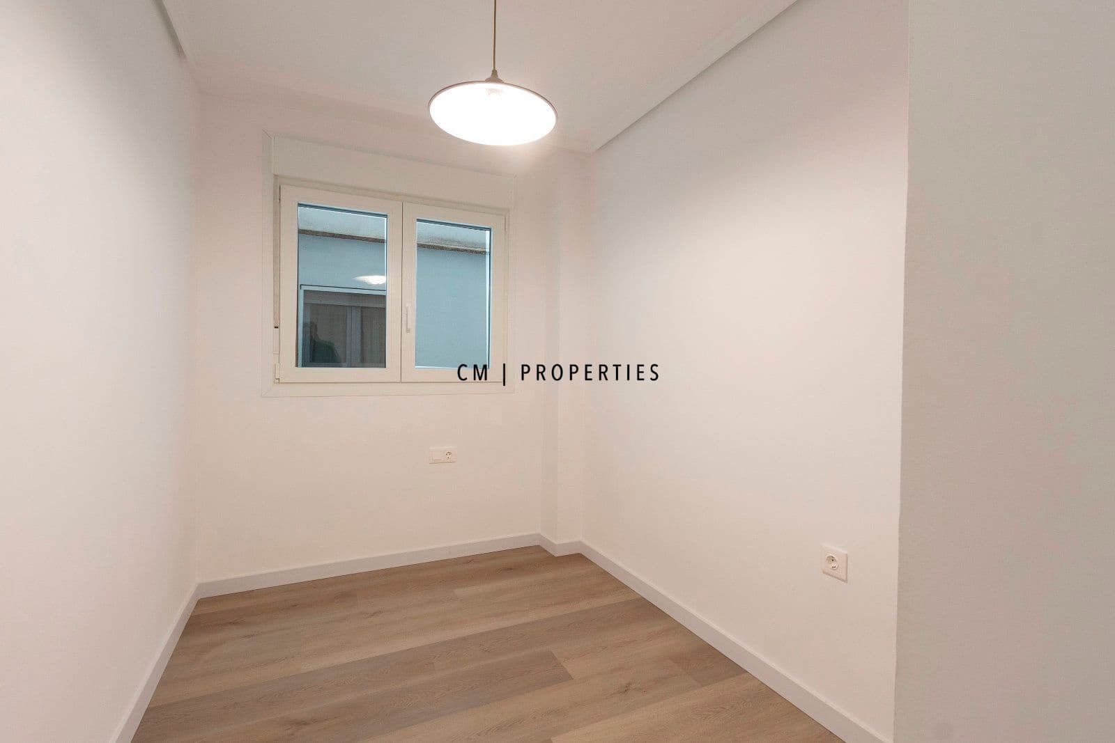 4 bedroom Flat for rent in Valencia city with garage - € 2,100 (Ref: 9494159)