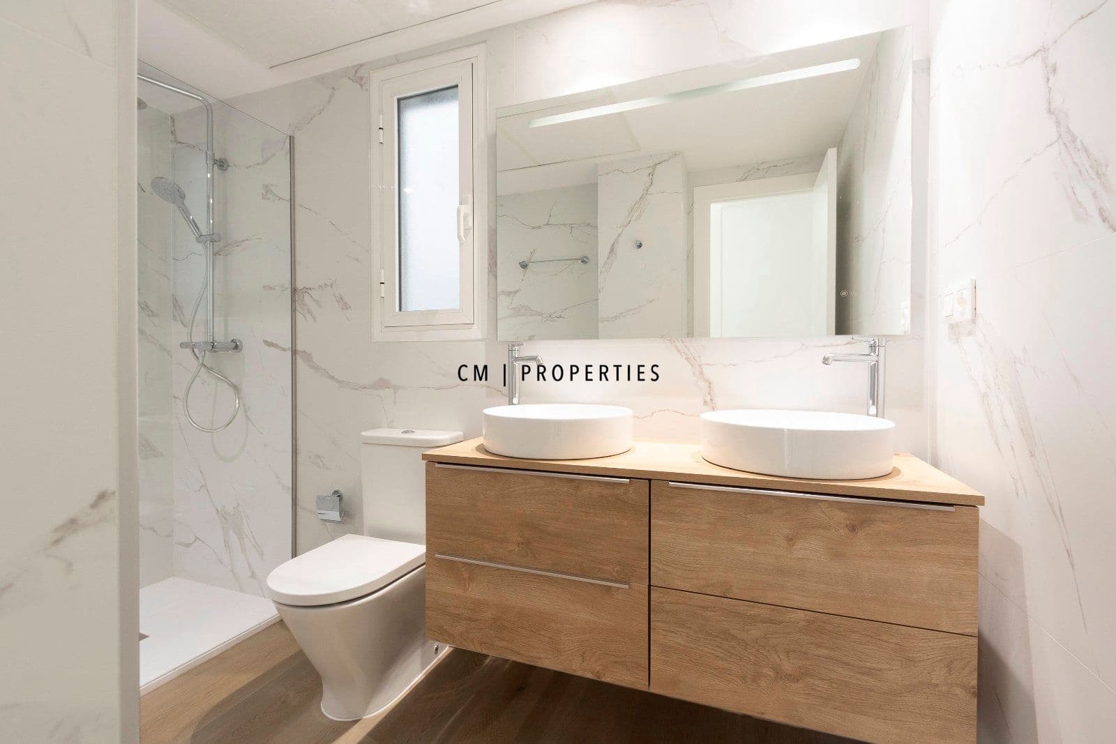 4 bedroom Flat for rent in Valencia city with garage - € 2,100 (Ref: 9494159)