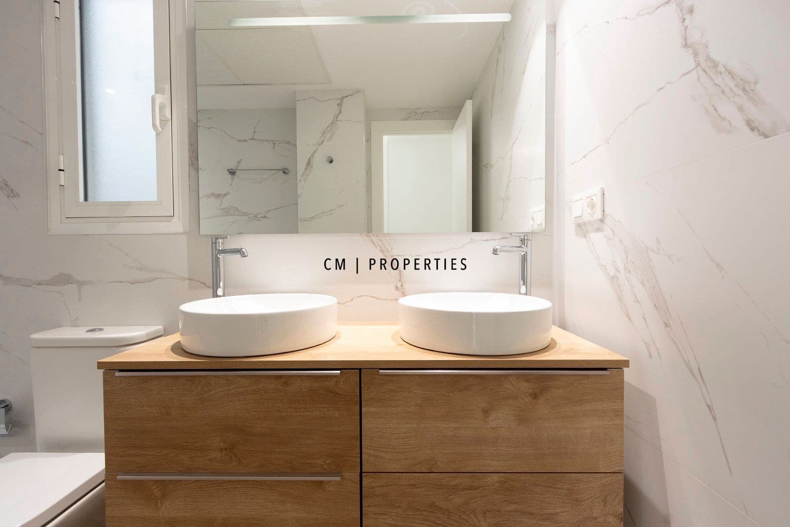 4 bedroom Flat for rent in Valencia city with garage - € 2,100 (Ref: 9494159)