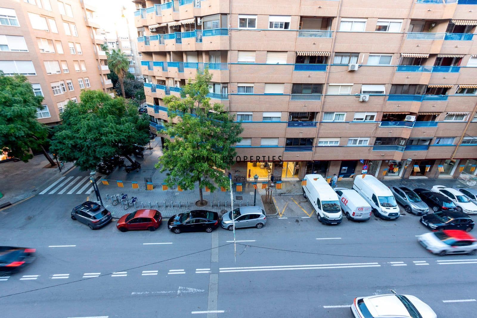 4 bedroom Flat for rent in Valencia city with garage - € 2,100 (Ref: 9494159)