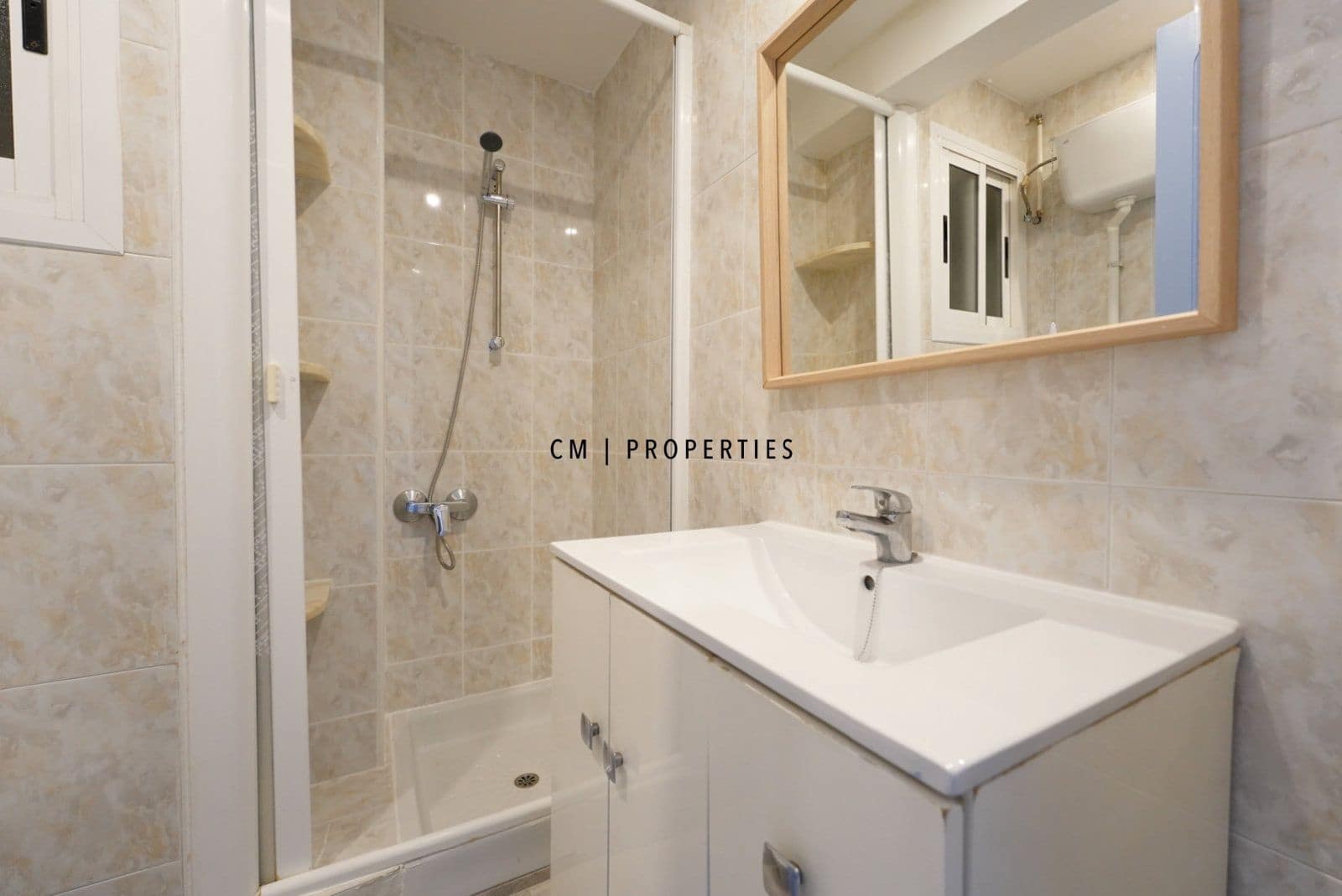 2 bedroom Flat for rent in Valencia city - € 1,350 (Ref: 9496471)