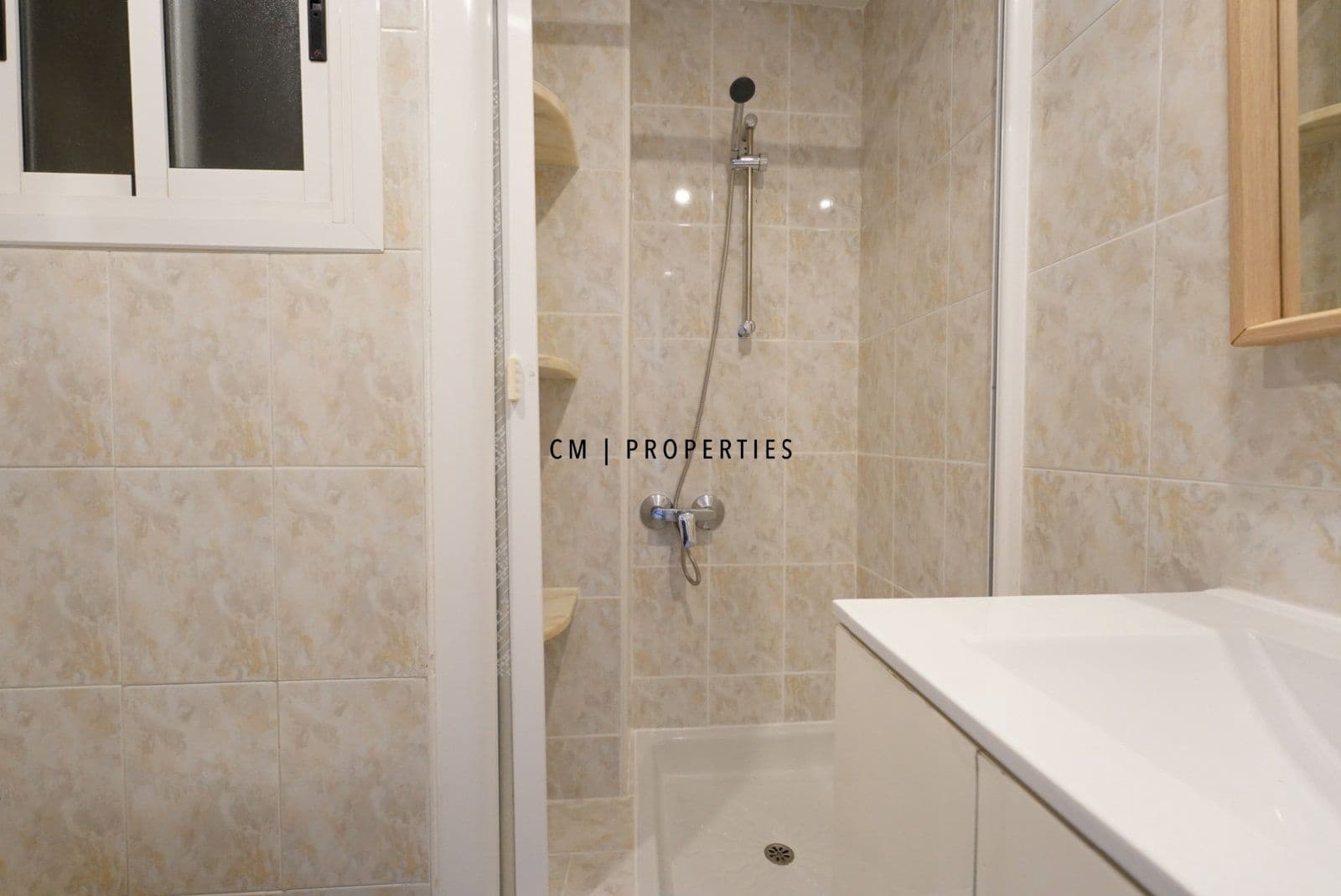 2 bedroom Flat for rent in Valencia city - € 1,350 (Ref: 9496471)