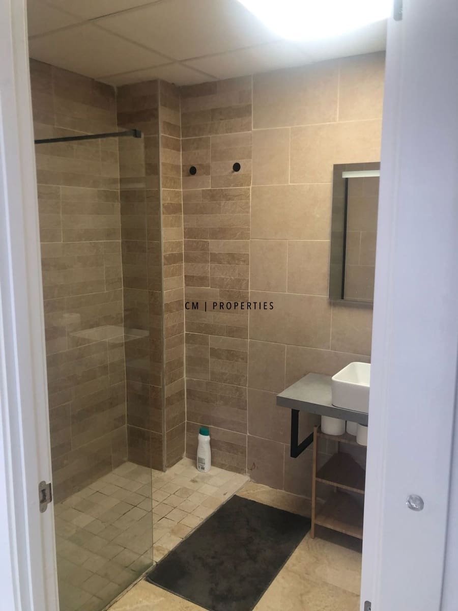 4 sypialnia Mieszkanie do wynajęcia w Miasto Walencja z garażem - 1 950 € (Ref: 9496589)