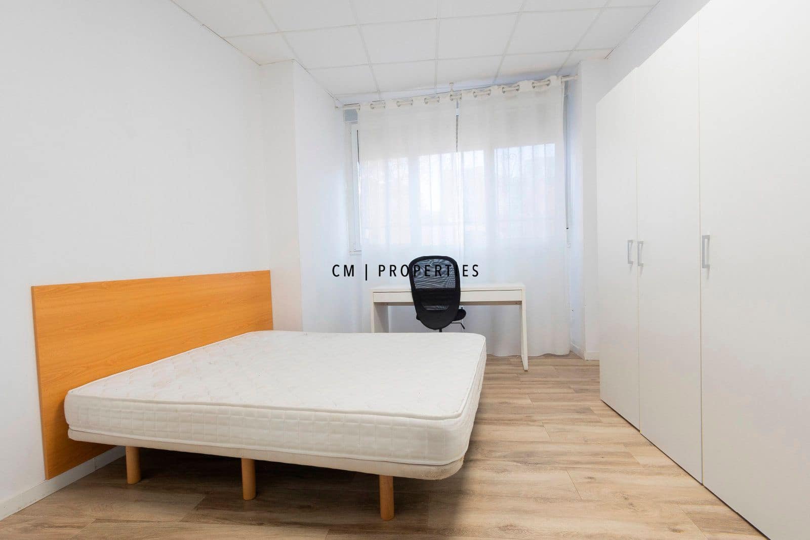 4 bedroom Flat for rent in Valencia city with garage - € 1,950 (Ref: 9496589)