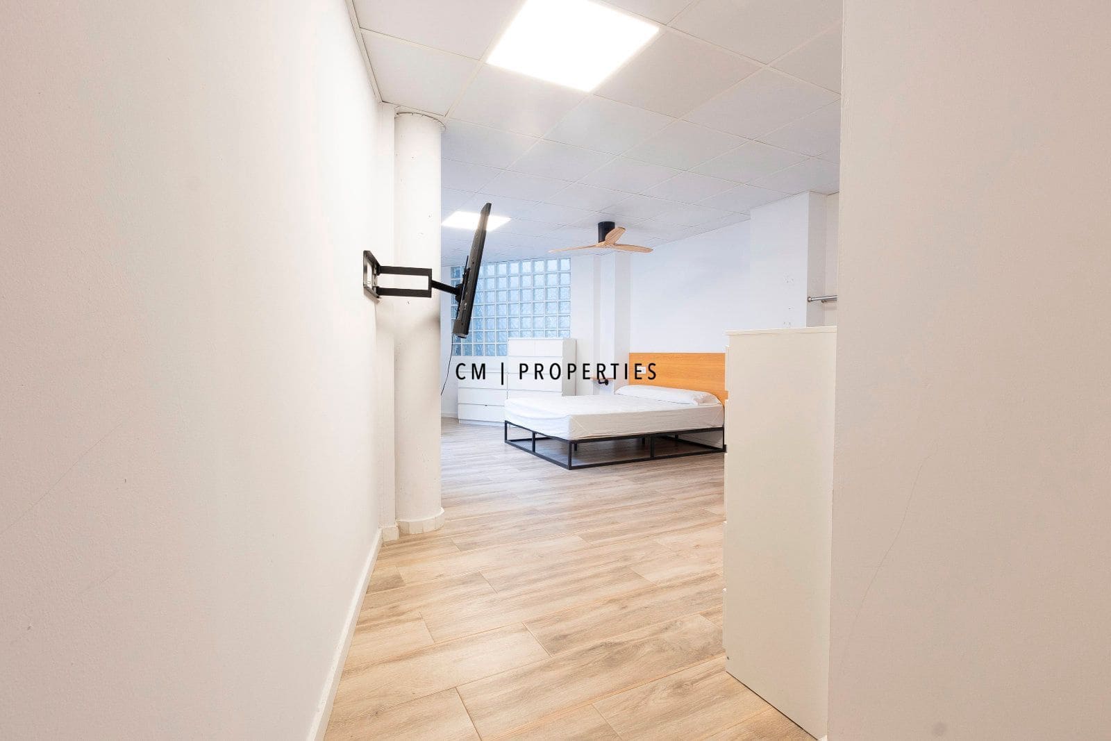 4 bedroom Flat for rent in Valencia city with garage - € 1,950 (Ref: 9496589)