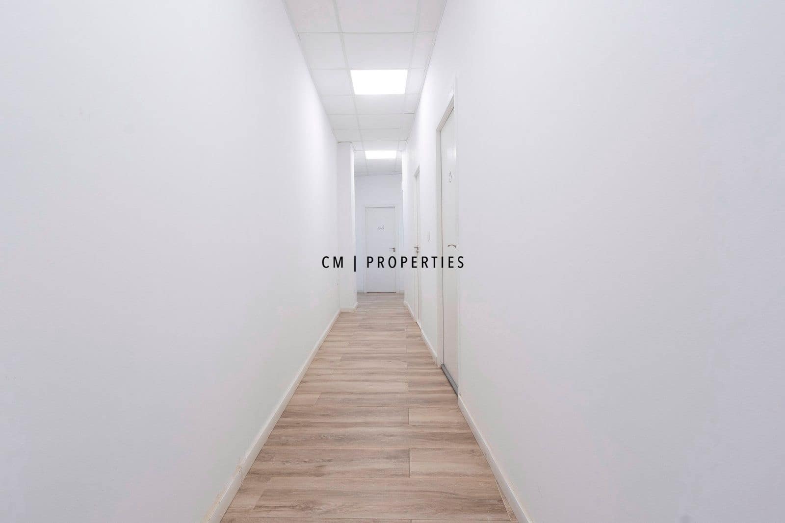 4 bedroom Flat for rent in Valencia city with garage - € 1,950 (Ref: 9496589)