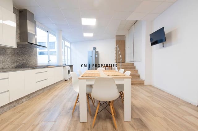 Piso de 4 habitaciones en Benicalap, València ciudad en alquiler con garaje - 1.950 € (Ref: 9496589)