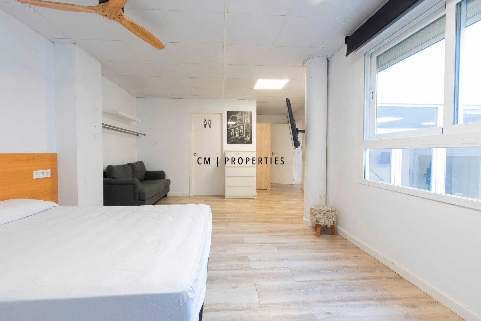 4 bedroom Flat for rent in Valencia city with garage - € 1,950 (Ref: 9496589)