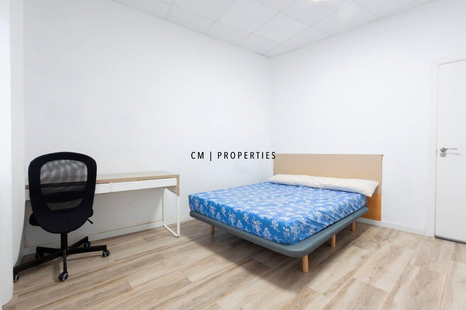 4 bedroom Flat for rent in Valencia city with garage - € 1,950 (Ref: 9496589)