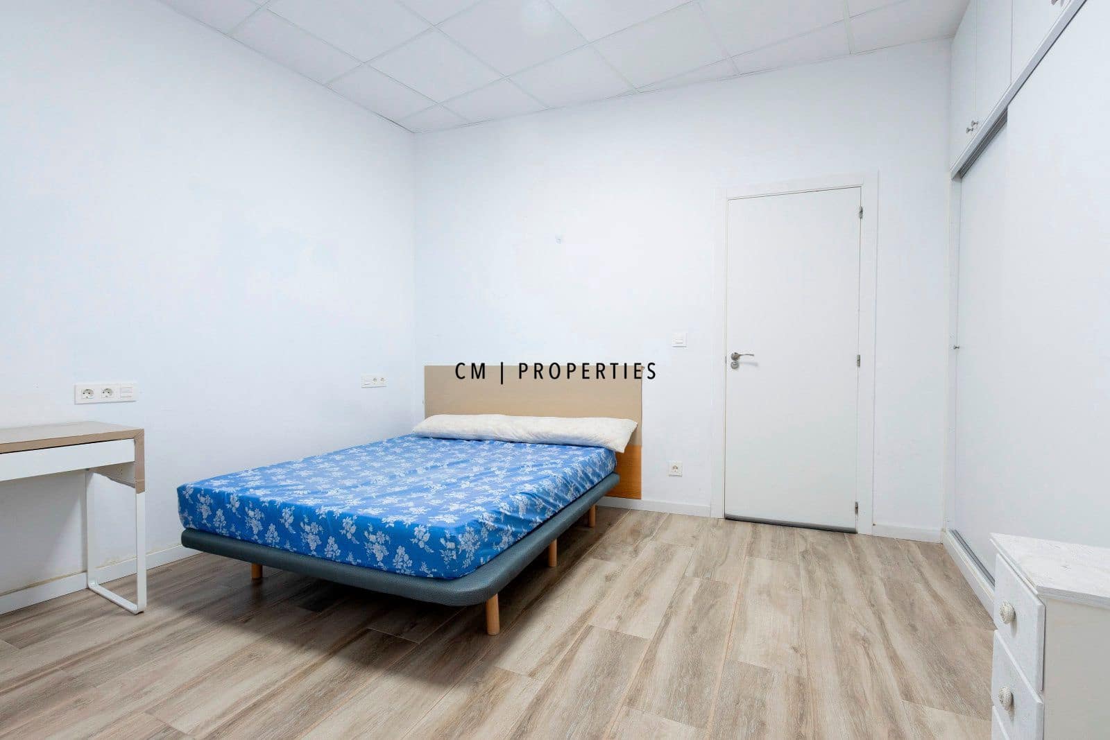 4 bedroom Flat for rent in Valencia city with garage - € 1,950 (Ref: 9496589)