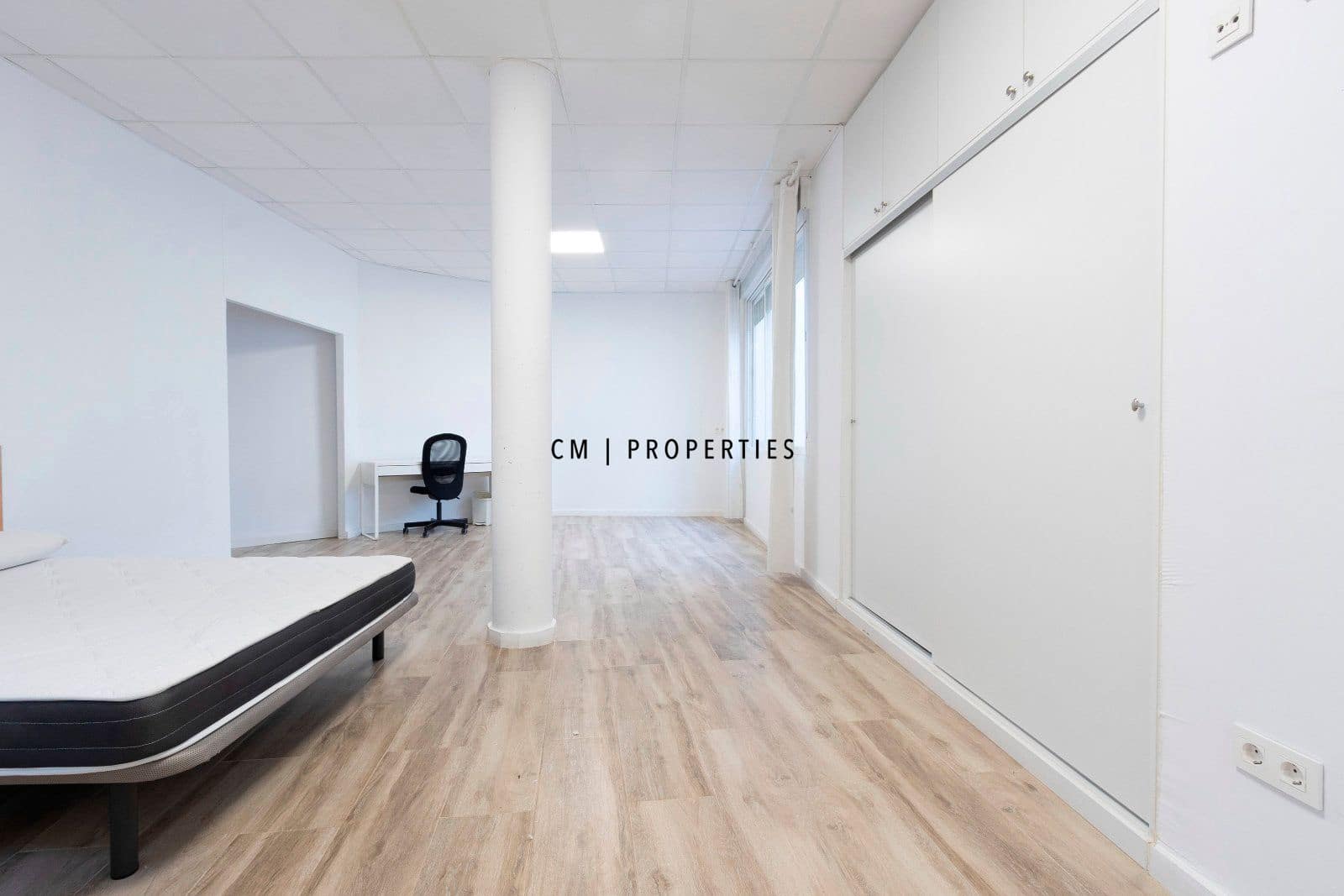 4 bedroom Flat for rent in Valencia city with garage - € 1,950 (Ref: 9496589)