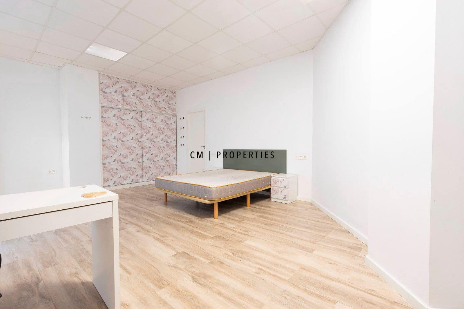 4 bedroom Flat for rent in Valencia city with garage - € 1,950 (Ref: 9496589)