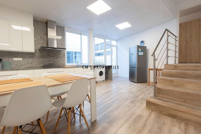 Piso de 4 habitaciones en Benicalap, València ciudad en alquiler con garaje - 1.950 € (Ref: 9496589)