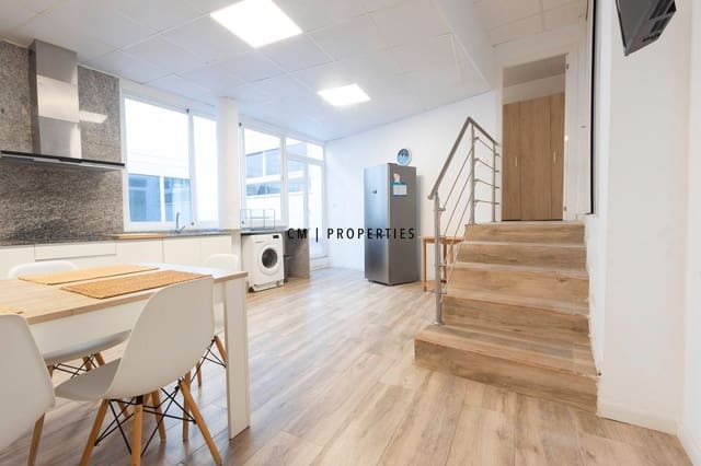 Piso de 4 habitaciones en Benicalap, València ciudad en alquiler con garaje - 1.950 € (Ref: 9496589)