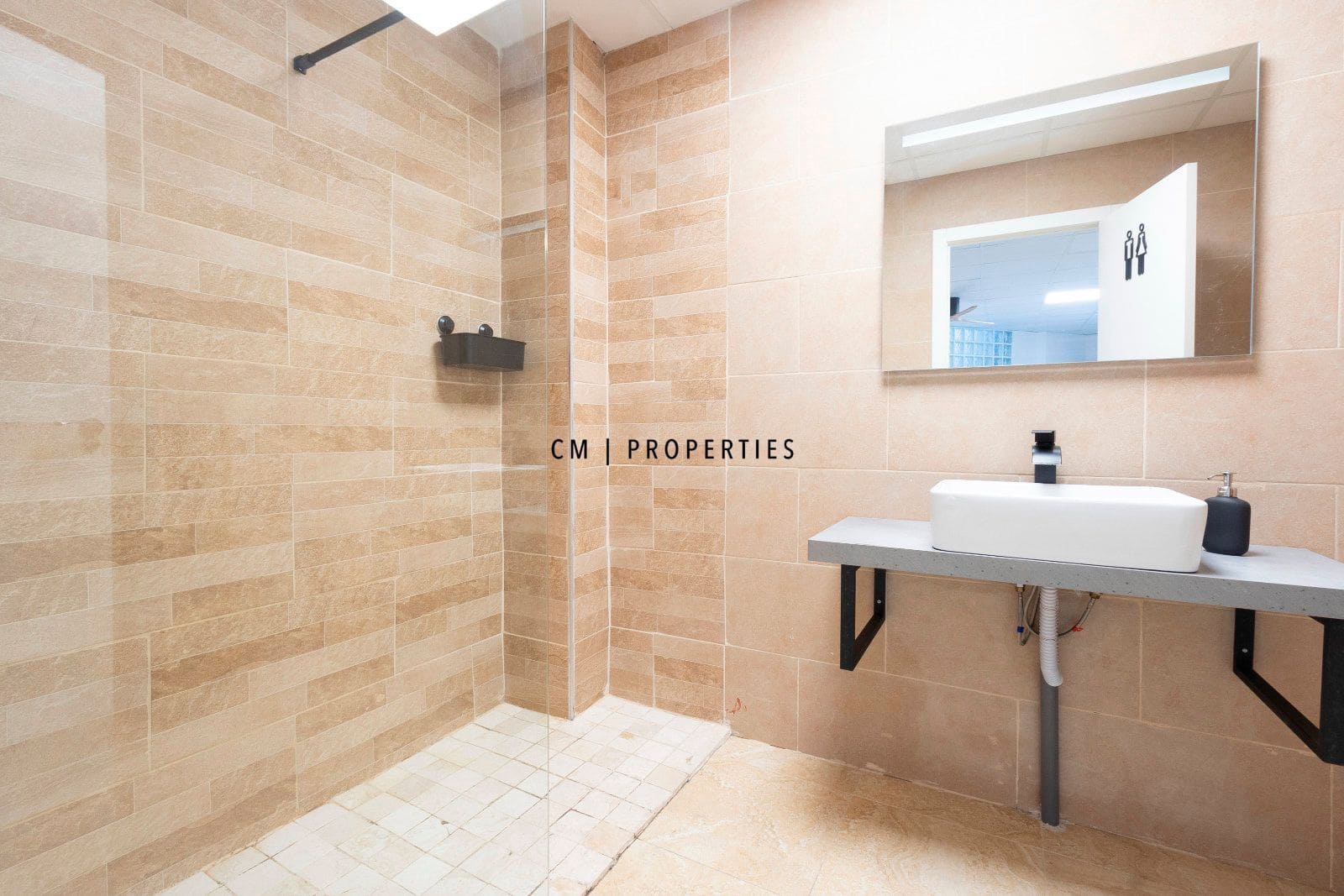 4 bedroom Flat for rent in Valencia city with garage - € 1,950 (Ref: 9496589)