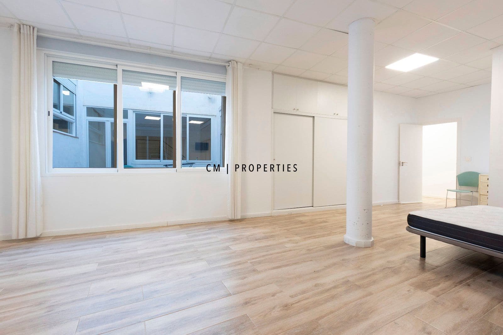 4 bedroom Flat for rent in Valencia city with garage - € 1,950 (Ref: 9496589)