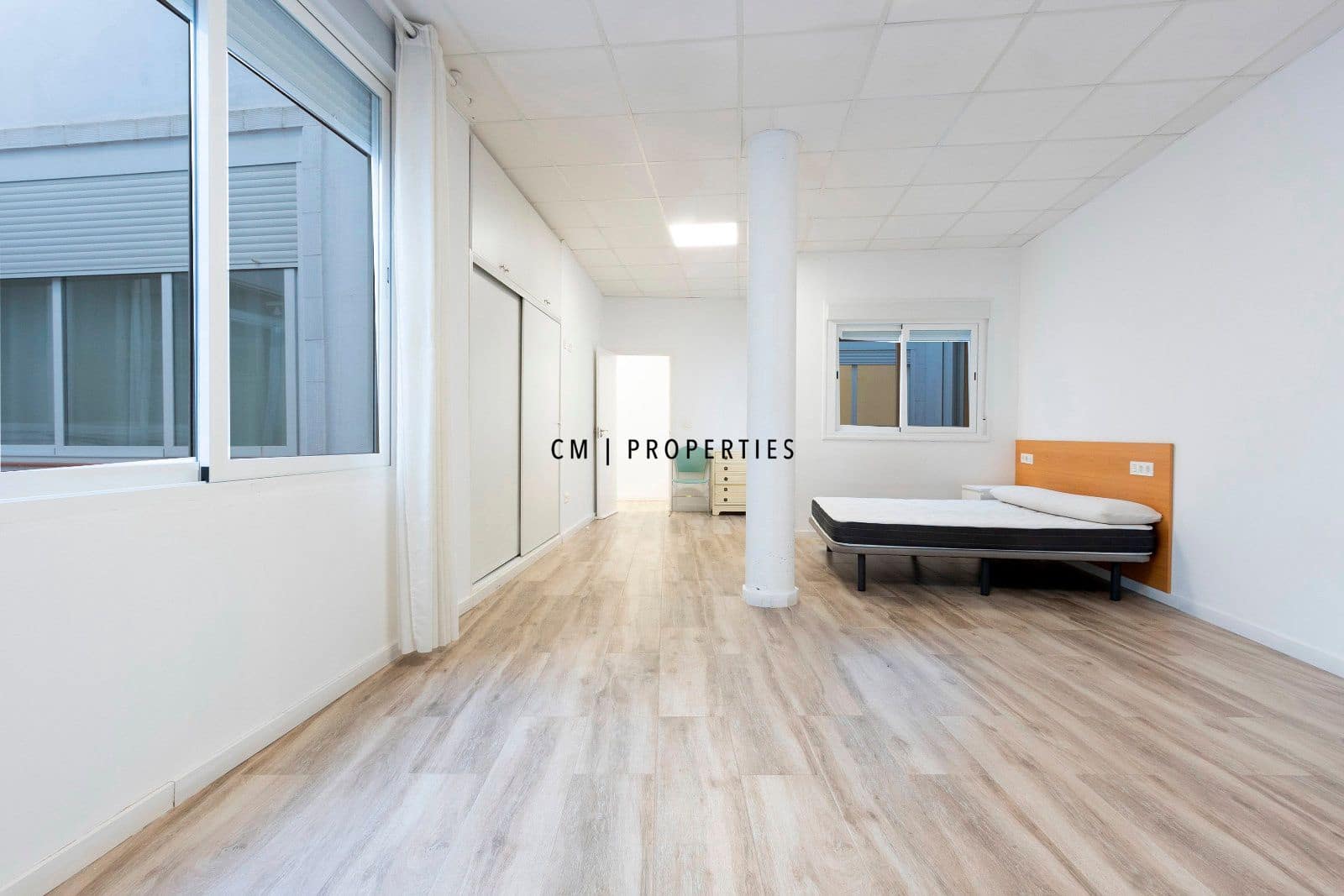 4 bedroom Flat for rent in Valencia city with garage - € 1,950 (Ref: 9496589)