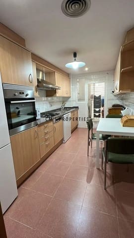 Piso de 4 habitaciones en València ciudad en alquiler - 1.950 € (Ref: 9499521)