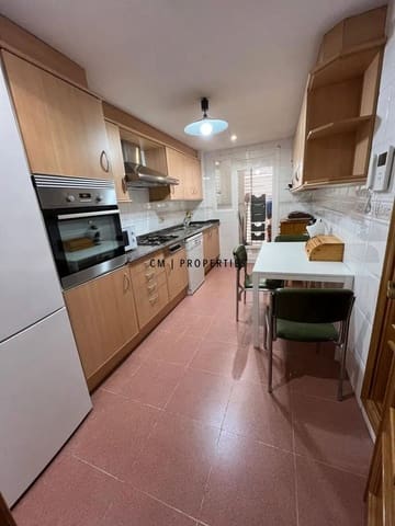 Piso de 4 habitaciones en València ciudad en alquiler - 1.950 € (Ref: 9499521)