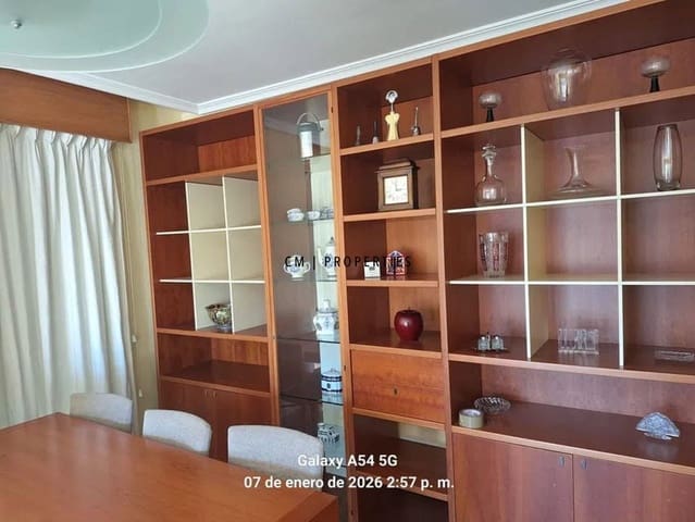 Piso de 4 habitaciones en València ciudad en alquiler - 1.950 € (Ref: 9499521)