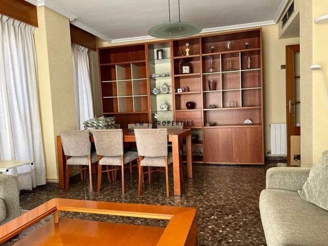 Piso de 4 habitaciones en València ciudad en alquiler - 1.950 € (Ref: 9499521)