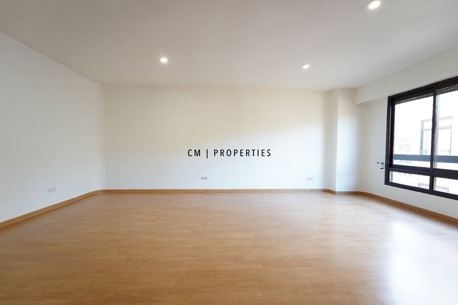 2 soverom Leilighet til leie i Valencia by - € 1 950 (Ref: 9500380)