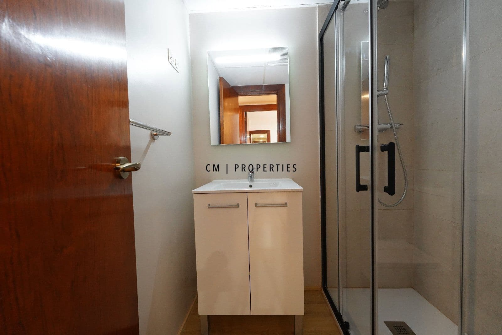 2 soverom Leilighet til leie i Valencia by - € 1 950 (Ref: 9500380)