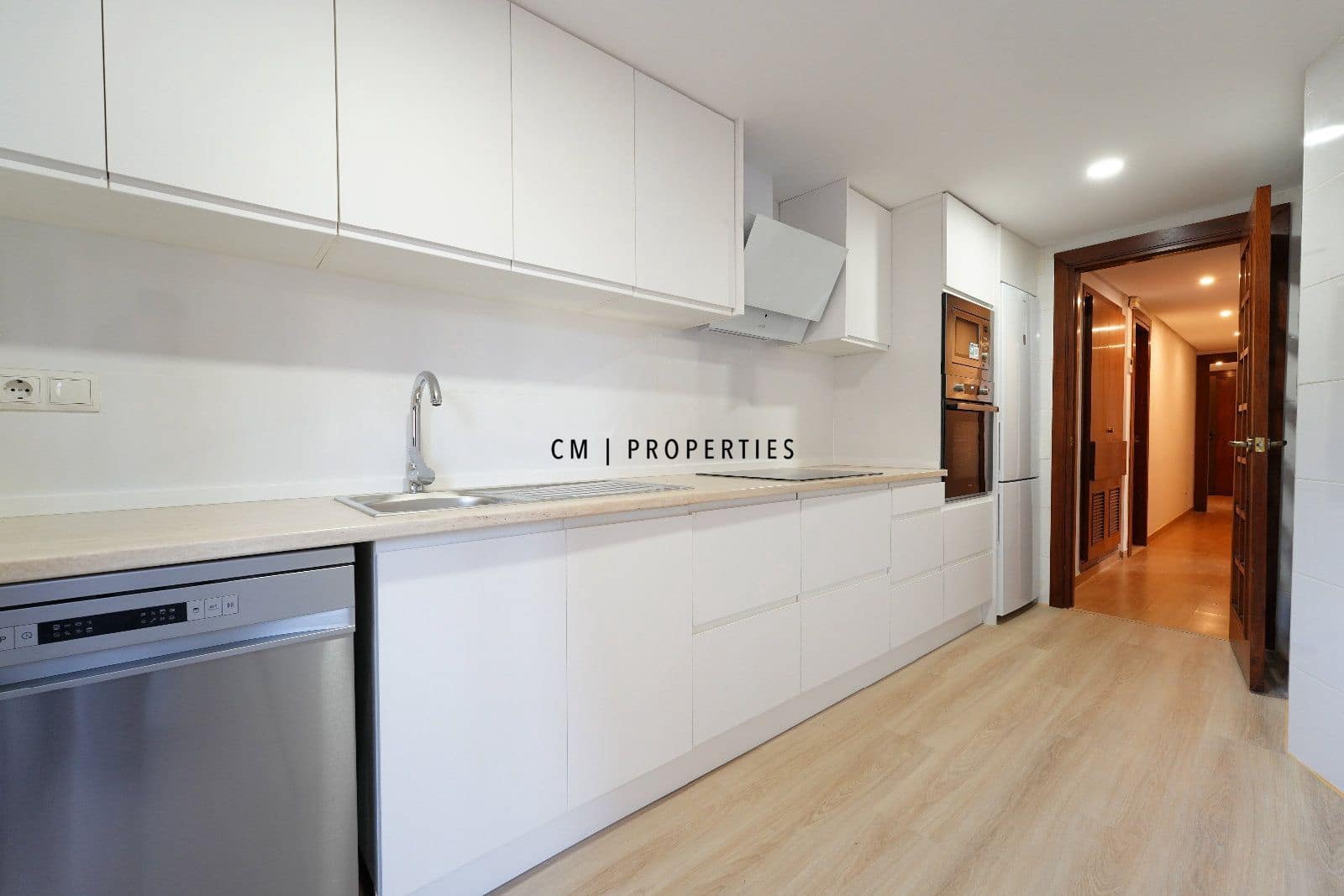 2 soverom Leilighet til leie i Valencia by - € 1 950 (Ref: 9500380)