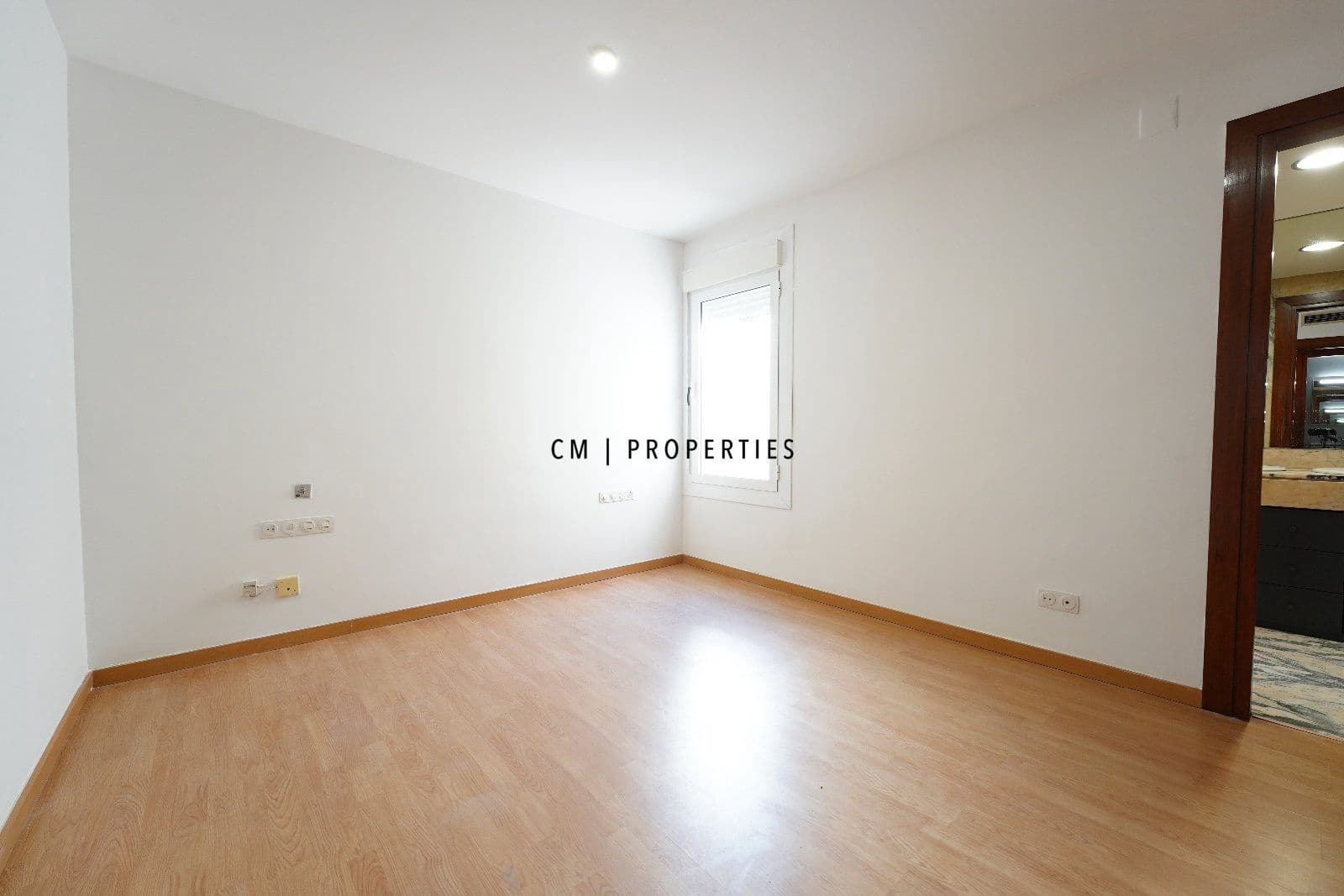 2 soverom Leilighet til leie i Valencia by - € 1 950 (Ref: 9500380)