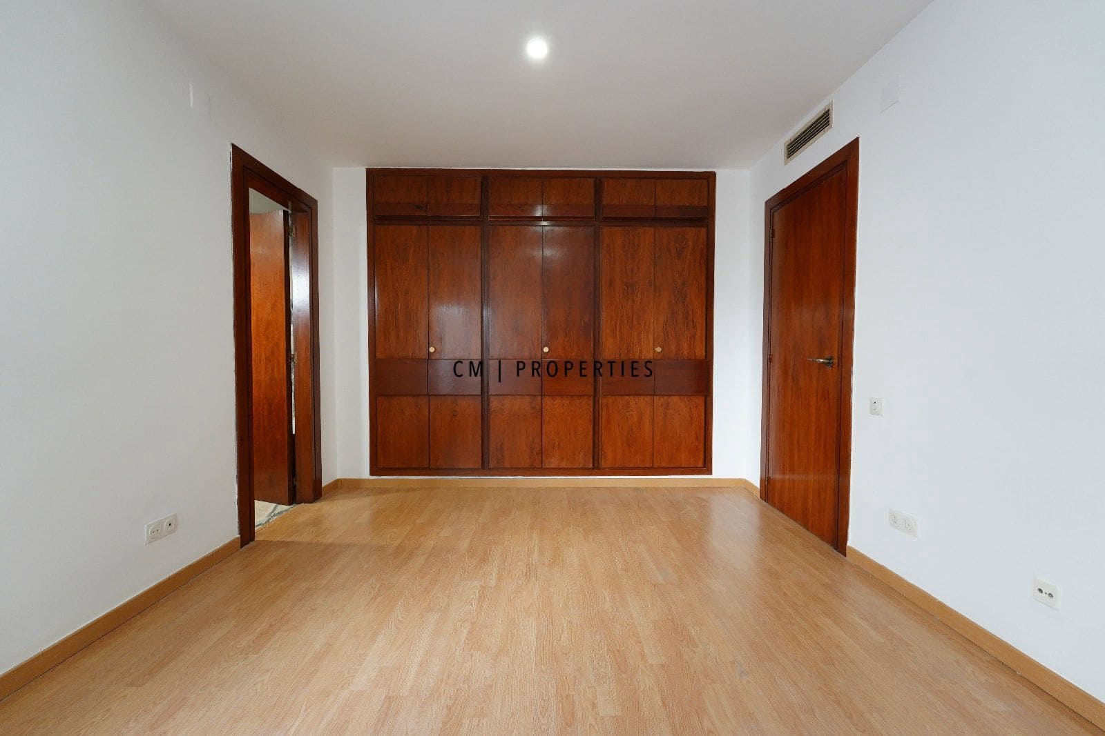 2 soverom Leilighet til leie i Valencia by - € 1 950 (Ref: 9500380)