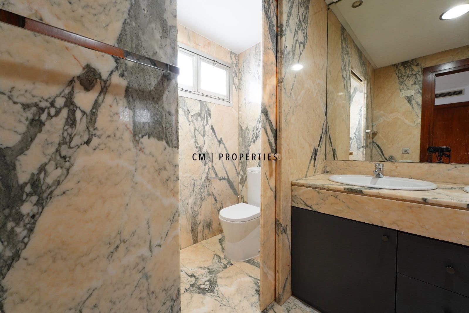 2 soverom Leilighet til leie i Valencia by - € 1 950 (Ref: 9500380)