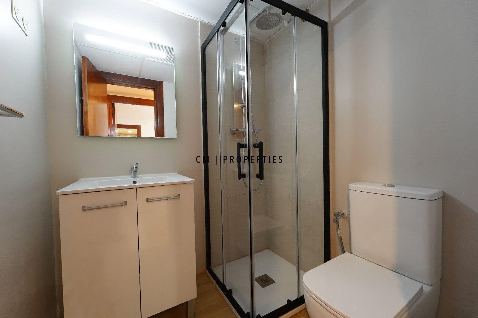 2 soverom Leilighet til leie i Valencia by - € 1 950 (Ref: 9500380)