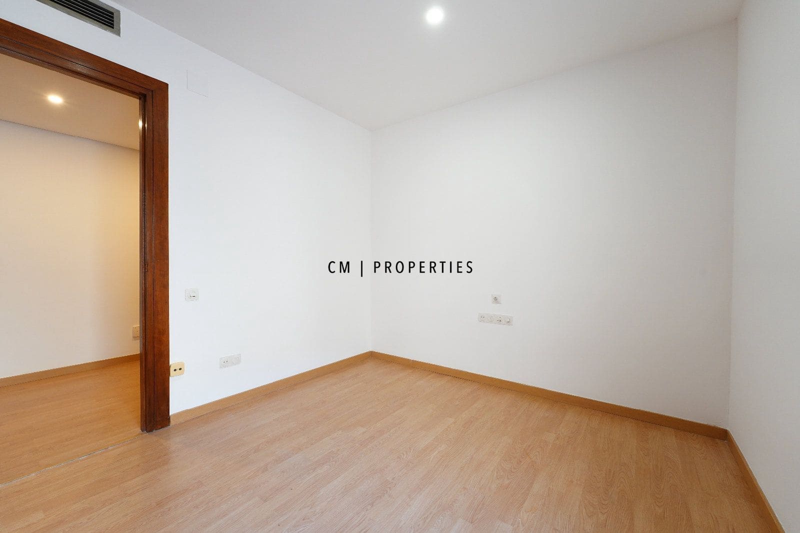 2 soverom Leilighet til leie i Valencia by - € 1 950 (Ref: 9500380)