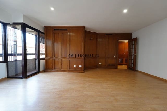 2 soverom Leilighet til leie i L'Eixample, Valencia by - € 1 950 (Ref: 9500380)