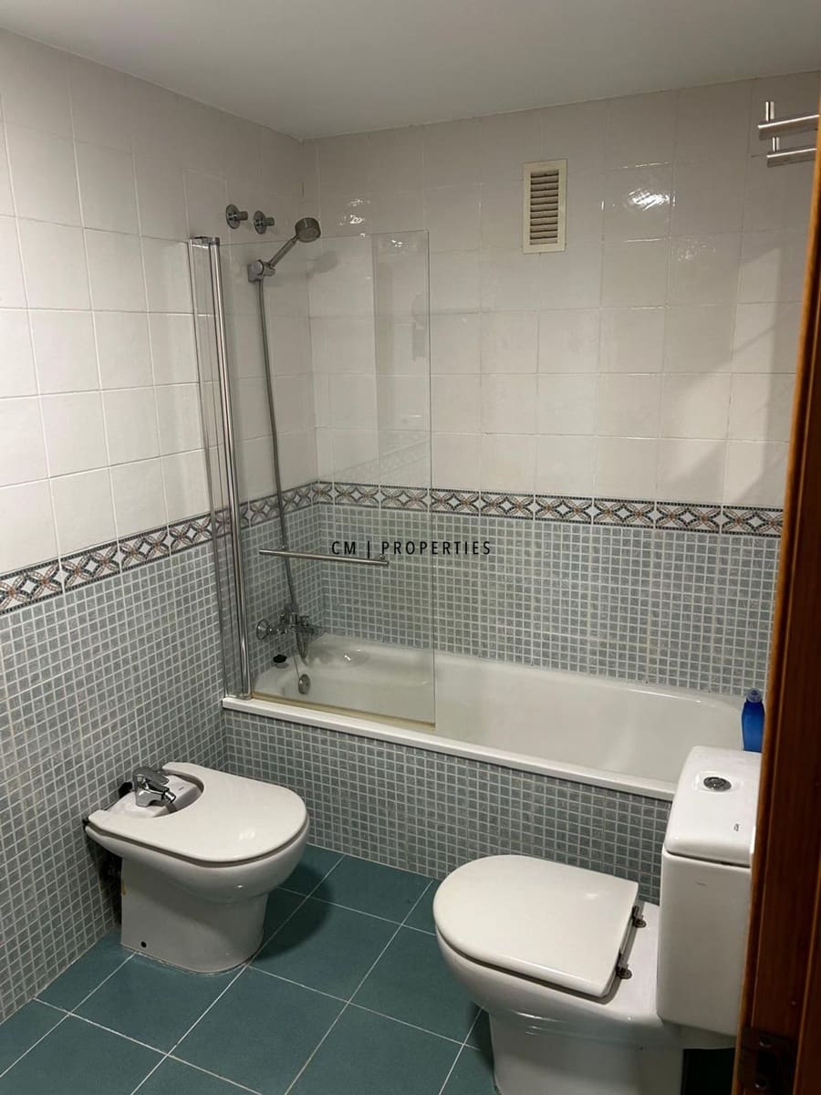 3 bedroom Flat for rent in Valencia city with pool garage - € 2,500 (Ref: 9500381)